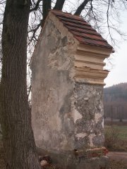 pohled zezadu zleva