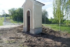 kaple na novém místě - pohled zepředu zprava