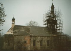 kostel v průběhu opravy