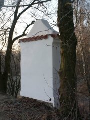pohled zezadu zleva