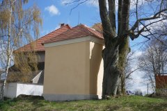 pohled zezadu zleva