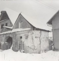 pohled zepředu zprava