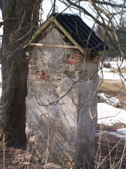 pohled zezadu zleva