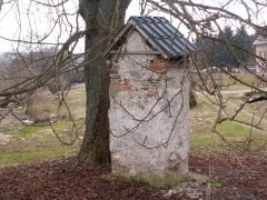 pohled zezadu zleva