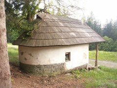 pohled zezadu zleva