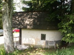 pohled zezadu zprava
