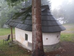pohled zezadu zprava