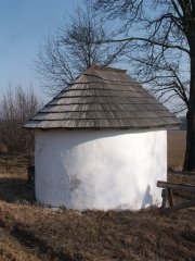 pohled zezadu zleva