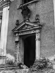 vchod do kostela