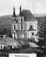 výřez snímku s kostelem z předchozí pohlednice