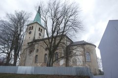 pohled zezadu zprava