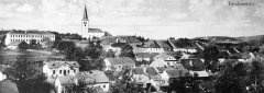 celkový pohled na město s kostelem