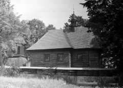 starší foto kostela a zvonice