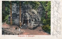 kaple na dobové pohlednici