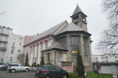 pohled zezadu zprava