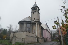 pohled zezadu zleva