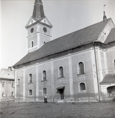 starší foto kostela