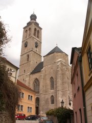 pohled zezadu zprava
