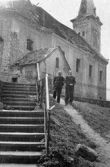 kostel poškozený při bojích