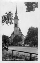 kostel na dobové pohlednici