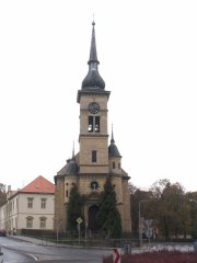 průčelí kostela