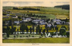 dobová pohlednice vsi s kaplí