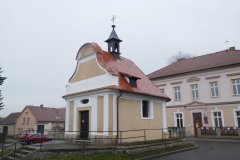 pohled zepředu zprava
