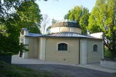 pohled zezadu zleva