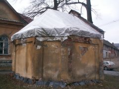 pohled zezadu zleva