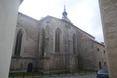 pohled zezadu zleva