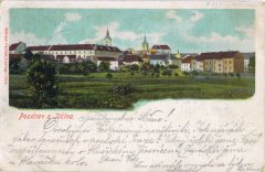 dobová pohlednice města s kostelem