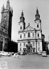 průčelí kostela
