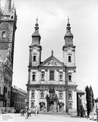 průčelí kostela