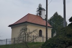 pohled zezadu zleva