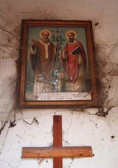 detail interiéru s obrazem Cyrila a Metoděje