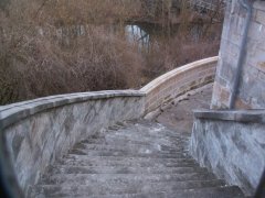 schodiště k hrobce