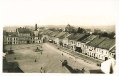 starší foto kostela (v pozadí)