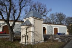 pohled zezadu zleva