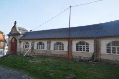 celkový pohled na kapli s ambity
