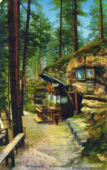 dobová pohlednice s motivem kaple