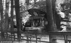 dobová pohlednice s motivem kaple