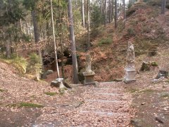 schodiště k areálu