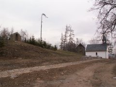 celkový pohled na areál s kaplemi