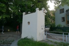 pohled zezadu zleva
