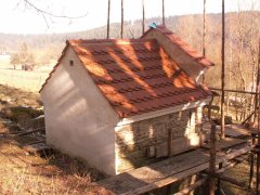 pohled zezadu zleva