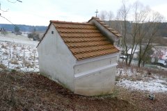 pohled zezadu zleva