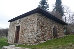 pohled zepředu zprava