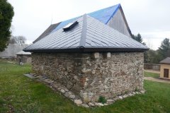 pohled zezadu zleva