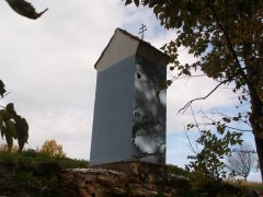 pohled zezadu zleva