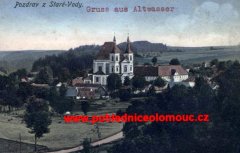 dobová pohlednice kostela s klášterem